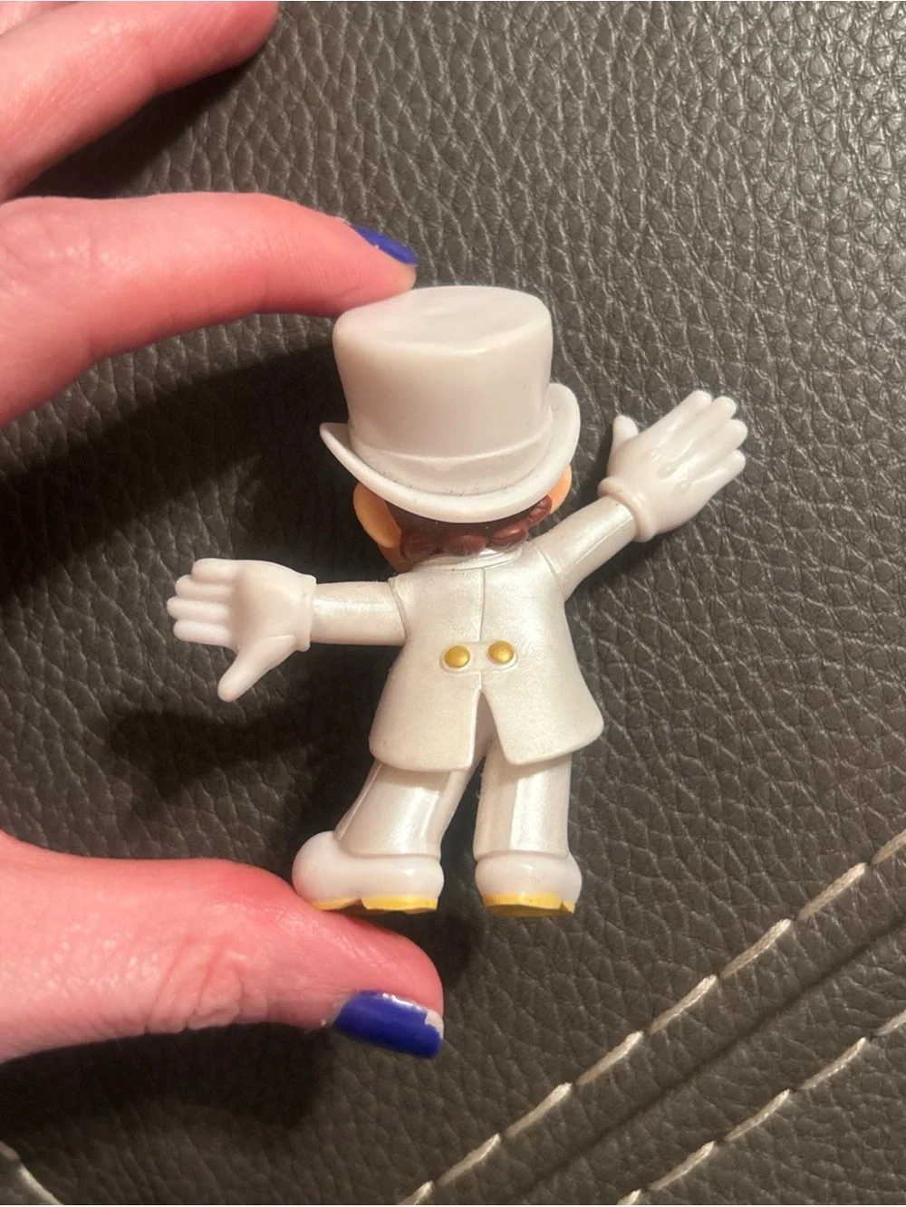 Jakks pacific world of Nintendo White Mario Wedding Outfit Figure